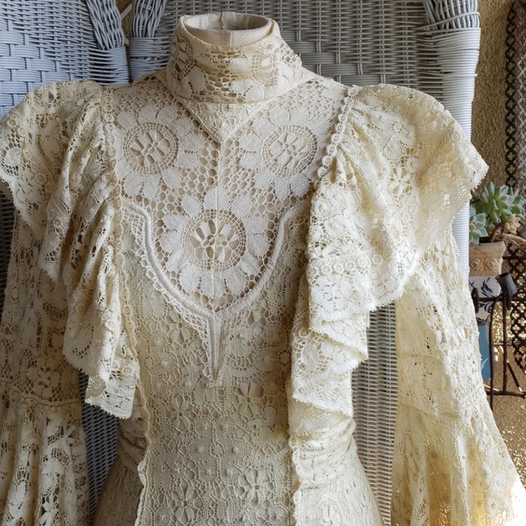 Maxi Victorian style lace dress - Picture 3 of 8
